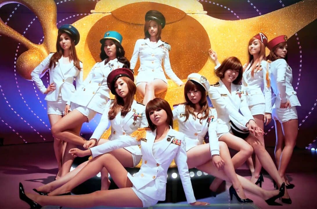 South Korean girl group Girls' Generation, 'Genie' 