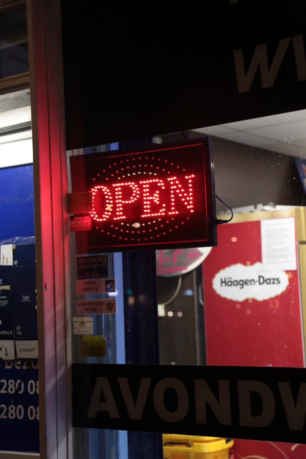  The Nightshop: Bodega Surrealism. Foto: Studio Narrative. 