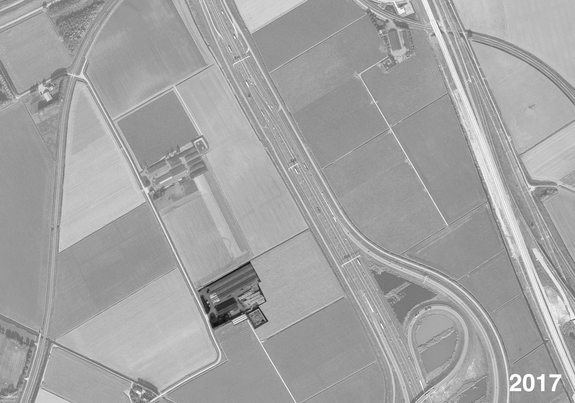 All three of them have been expanding and scaling up operations over the last decade. In contrast to what the aerial photograph suggests, there are no longer three farms, but two.
Image: Edited Google Earth Aerial, Moerdijk, 2017. 