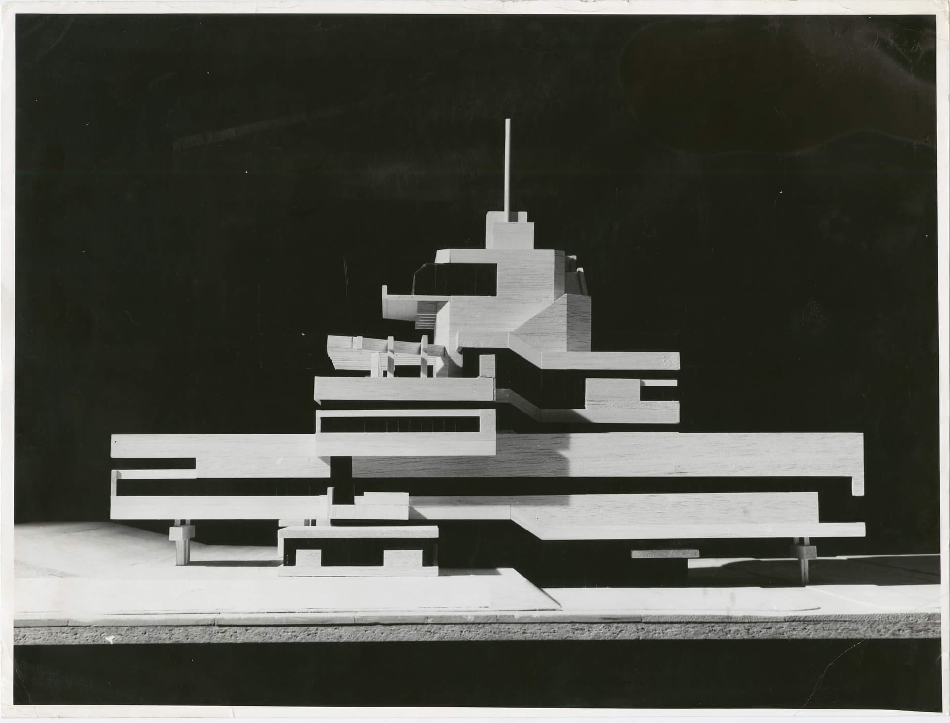 Gemeentehuis Terneuzen, foto van de maquette. Collectie van Het Nieuwe Instituut, BROX F1324. 