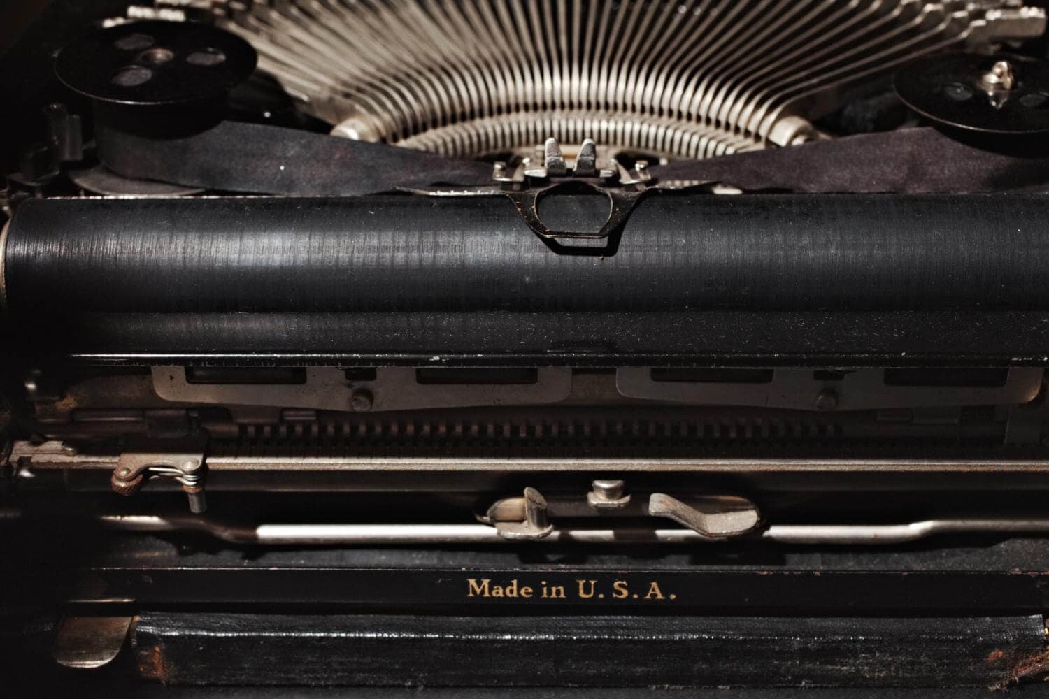 De Remington Portable typewriter on Mr. Sonneveld's desk. Photo Johannes Schwartz 