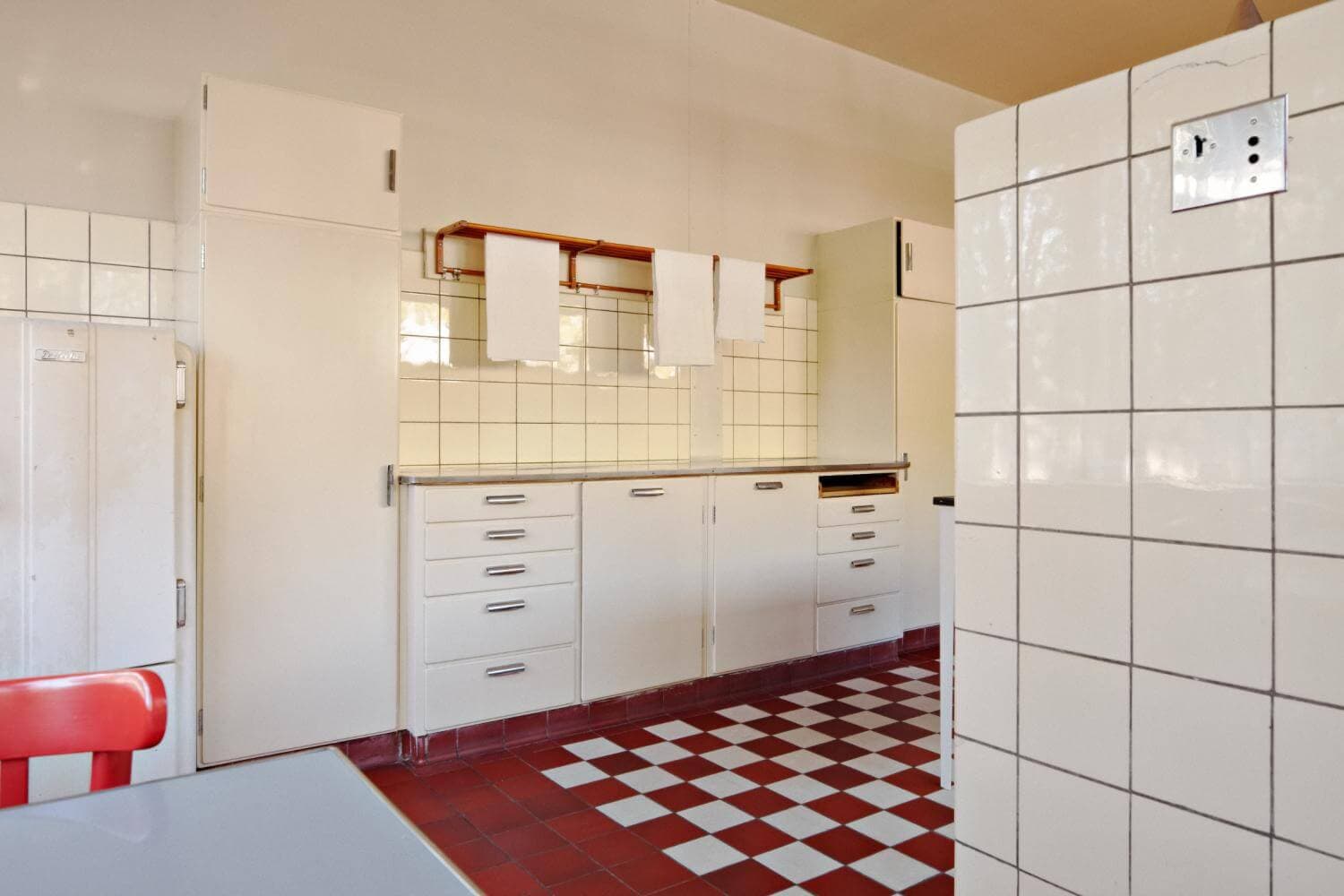 Keuken met Bruynzeel-keuken. Foto Johannes Schwartz.