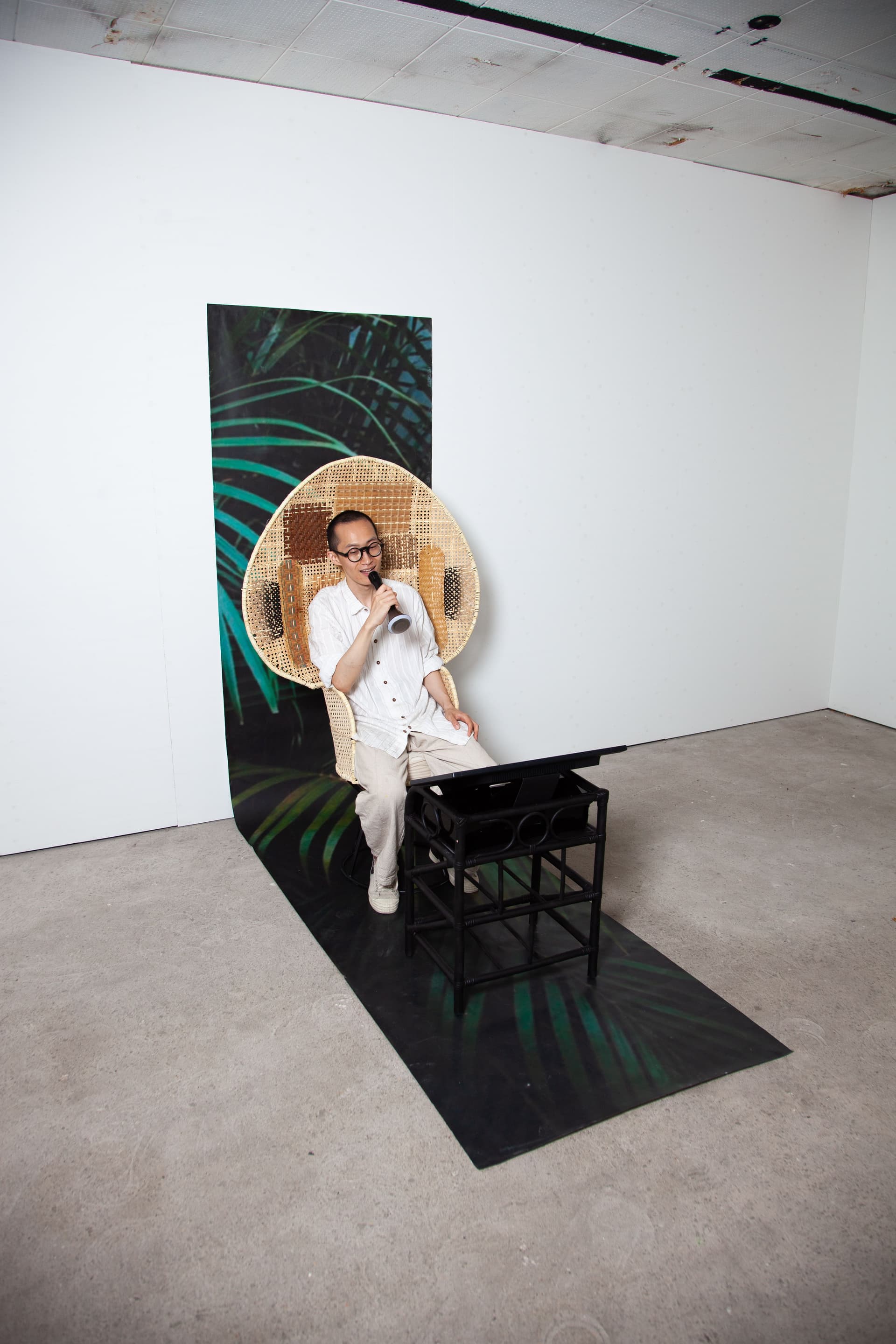 Mona Alcudia, The Peacock Chair. Dutch Design Week 2019. Foto: Iris Rijskamp, courtesy of Design Academy Eindhoven.