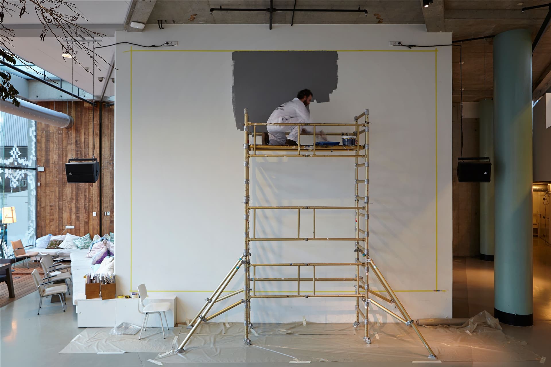  Job Wouters. Start muurschildering #1. Foto Corriette Schoenaerts 