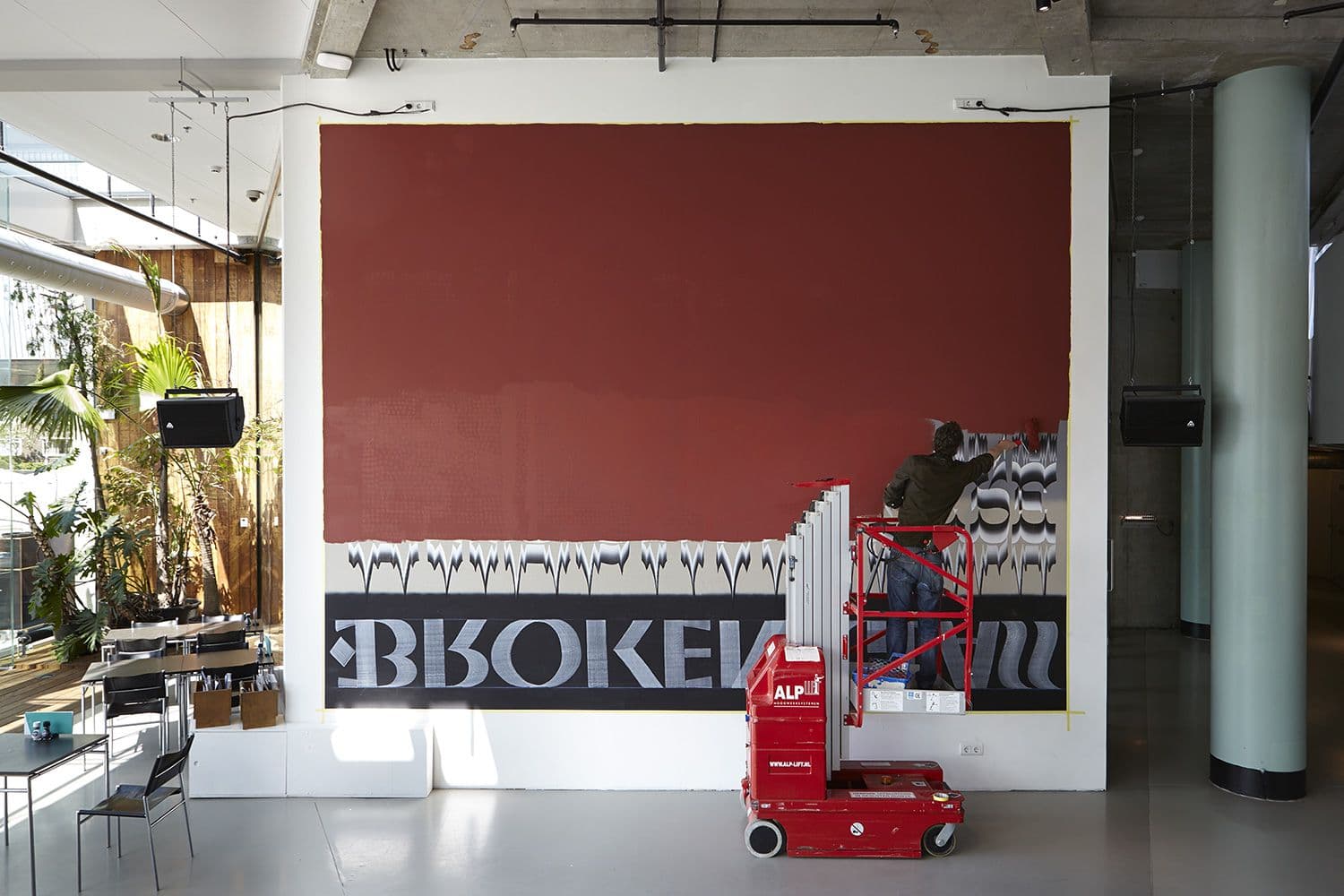  Job Wouters. Start muurschildering #6. Foto Corriette Schoenaerts 