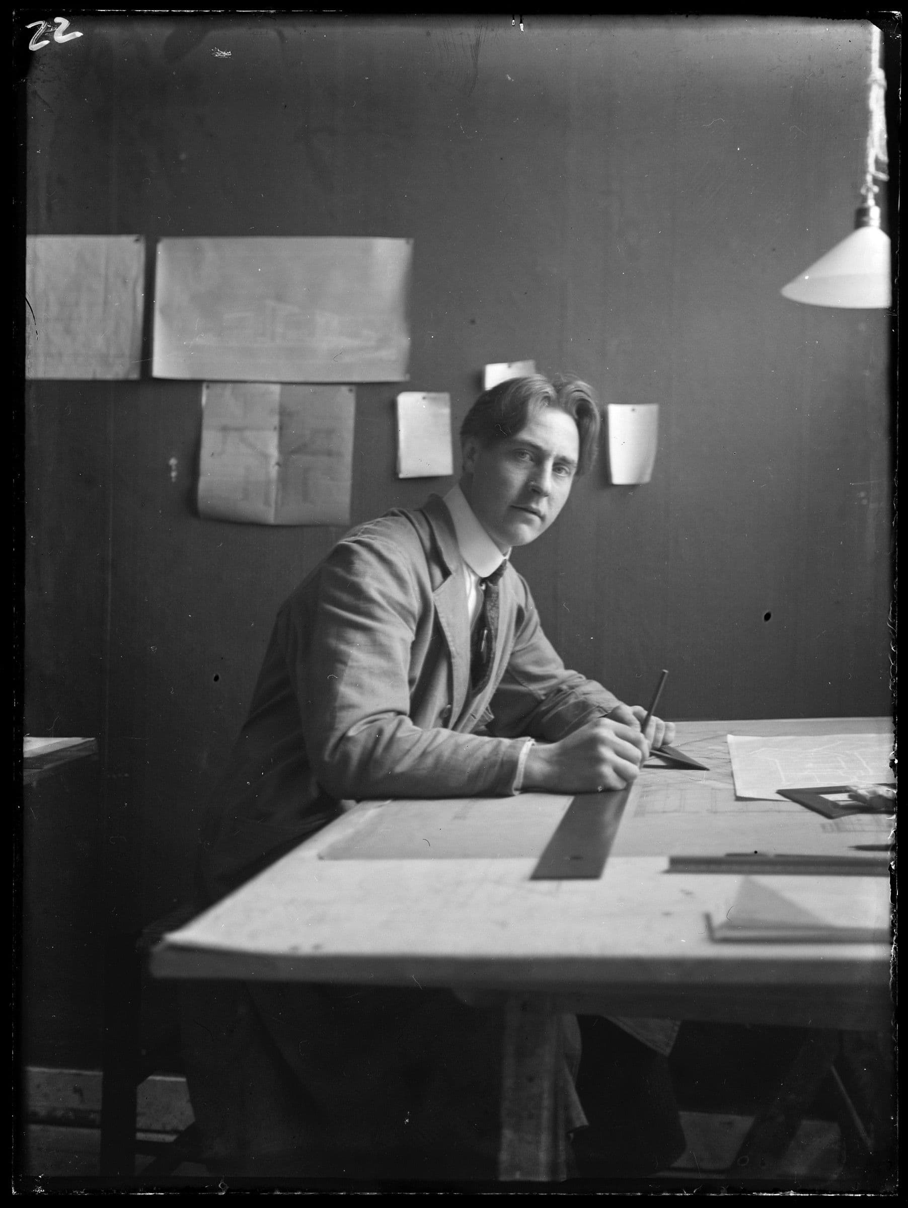 Portrait of architect Jan van Dongen. Photographer unknown. Collection Het Nieuwe Instituut 