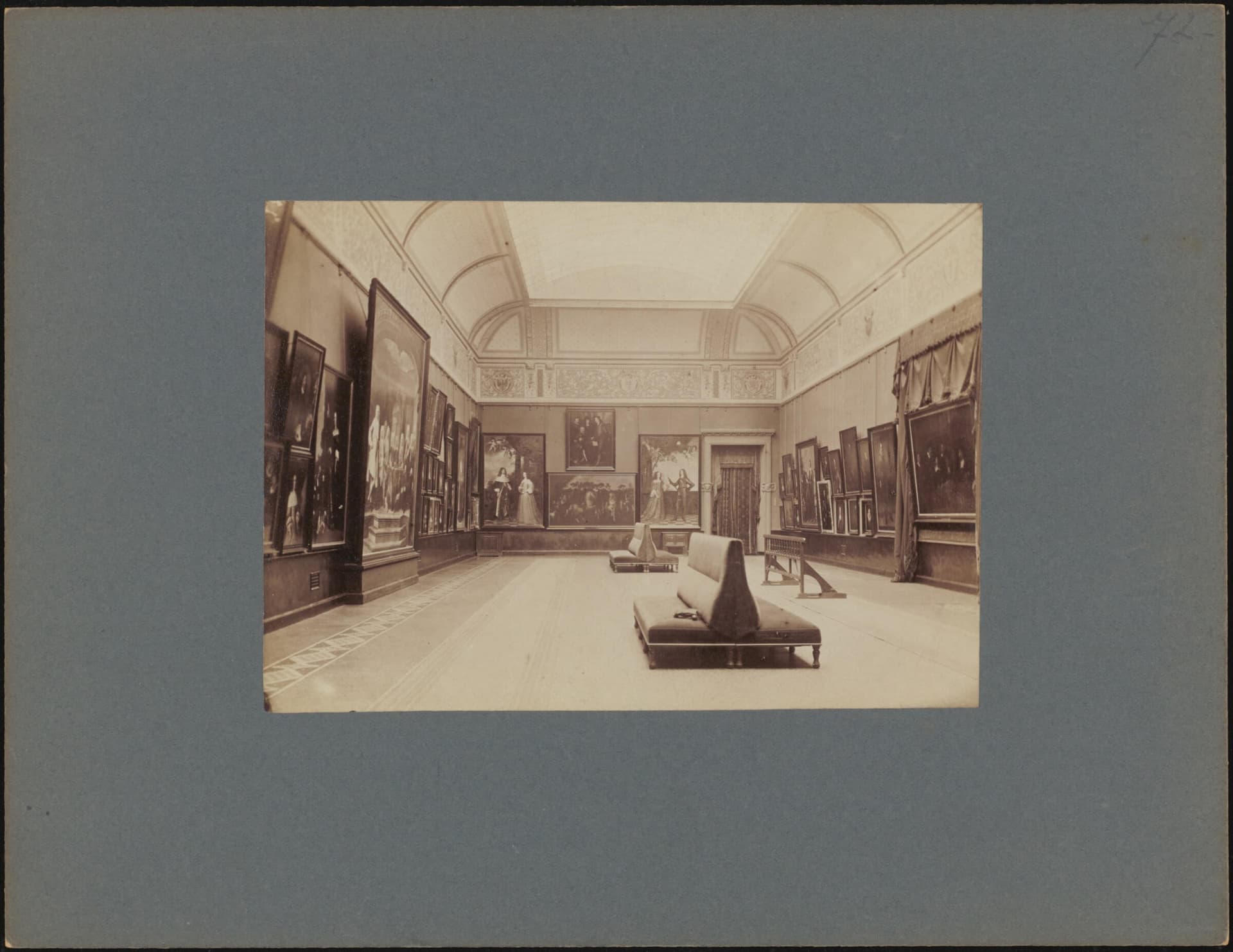 P.J. H. Cuypers. Rijksmuseum, Amsterdam. De zaal met zeventiende-eeuwse schilderijen. Collectie Het Nieuwe Instituut, RYKS ph963.  