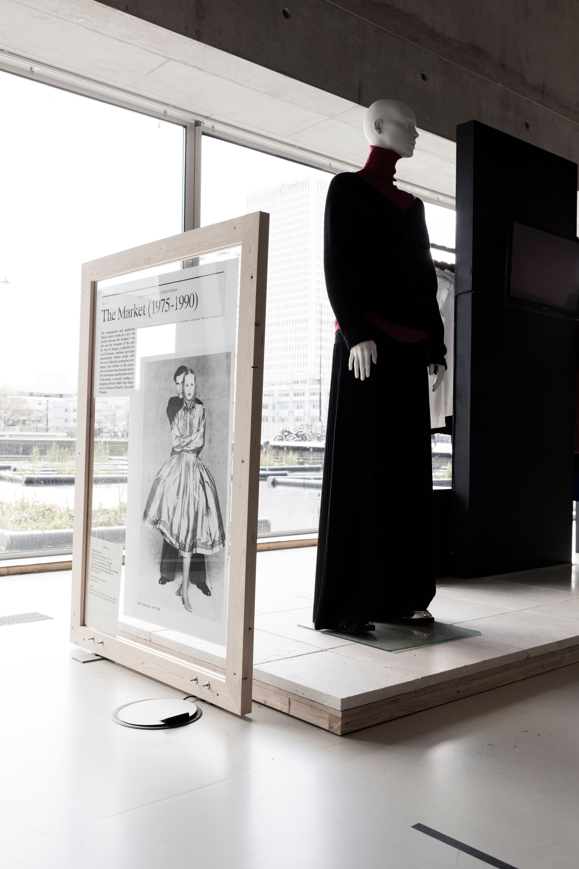  A Speculative History of Dutch Fashion. Temporary Fashion Museum. Photo Johannes Schwartz 