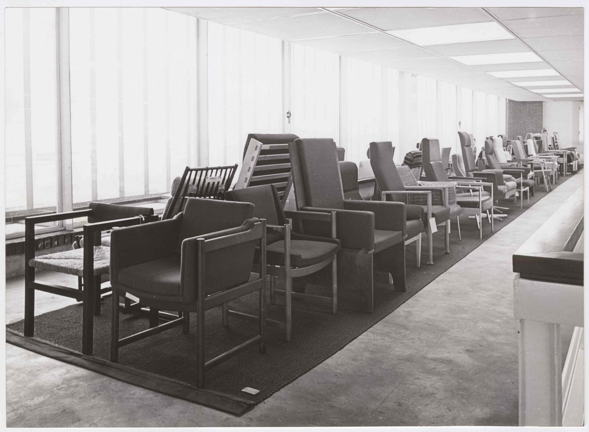  Presentation of submissions for the National Competition for a Chair for the Elderly, 1968. Client: Centrale Bond van Meubelfabrikanten. Photo: Fotodienst Schipper. Collection Het Nieuwe Instituut, ODEE f52 