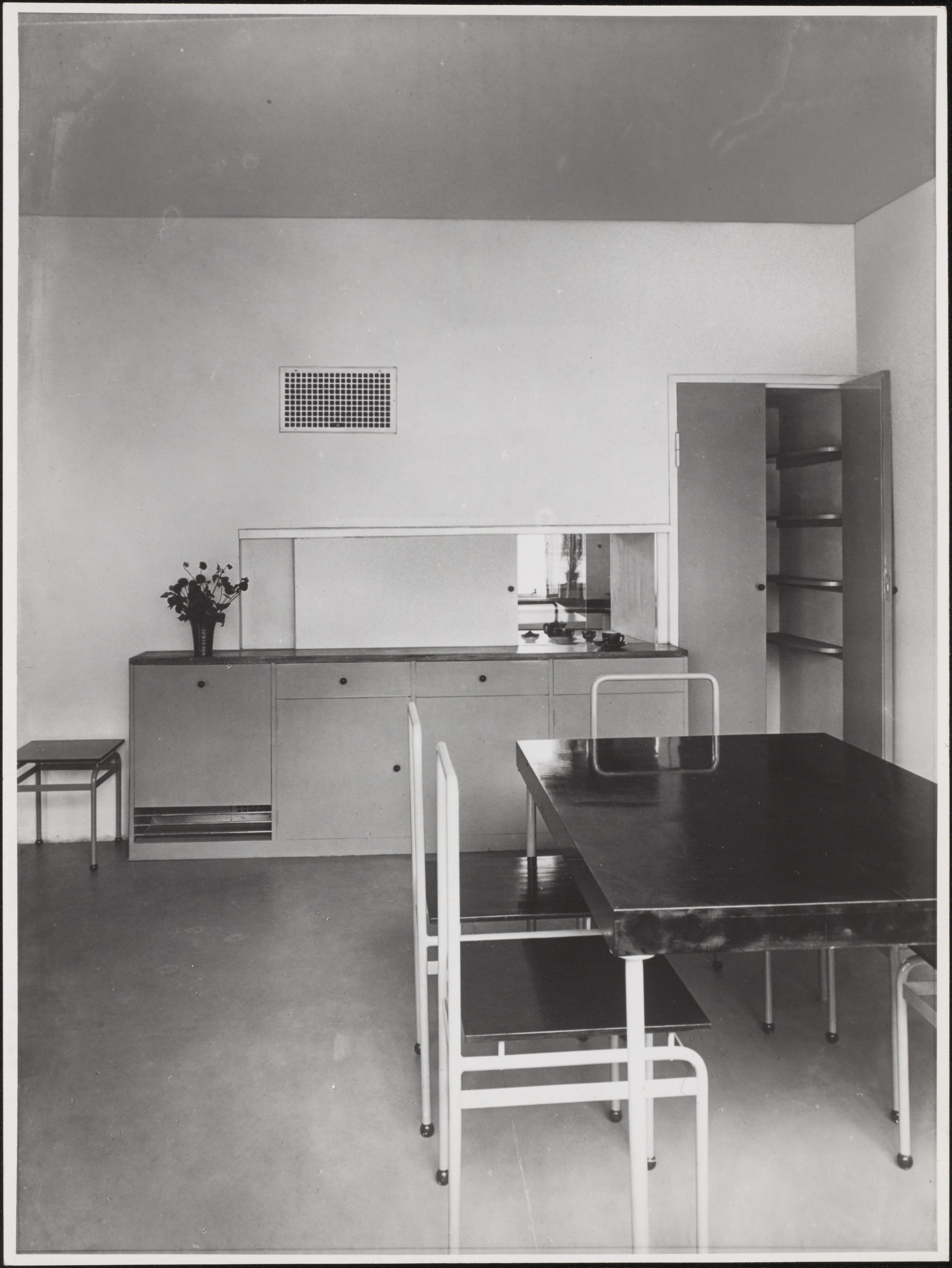 J.J. P. Oud. Model home, Weissenhof Estate, 1927. Photographer unknown. Collection Het Nieuwe Instituut.