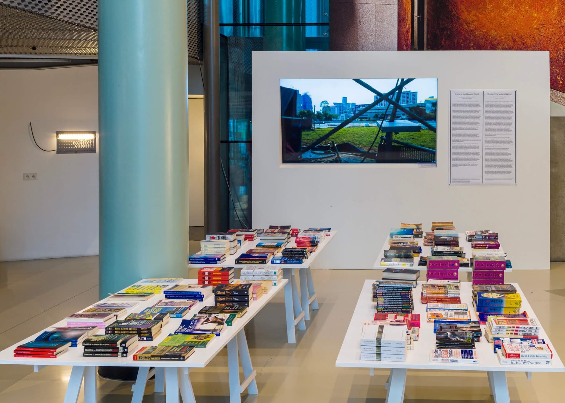Spirits in the Material World in Het Nieuwe Instituut. Photo Johannes Schwartz. 
