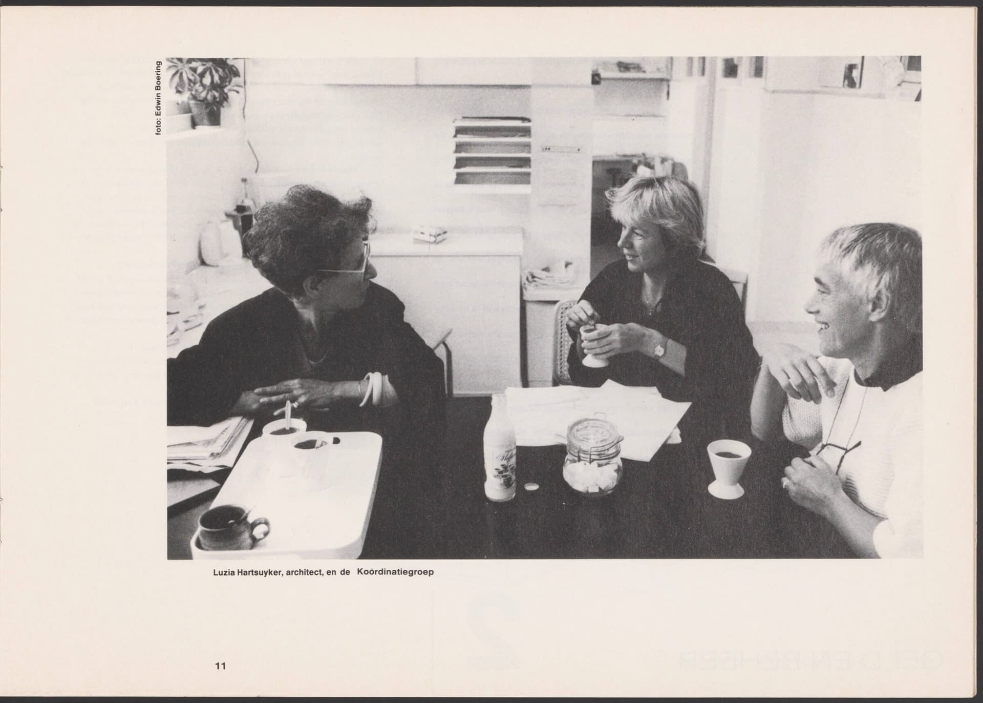 Luzia Hartsuyker, architect, and the coordination group in “Inspiratie en een lange adem: het projekt burgerziekenhuis voor vrouwen, nu en straks”, 1988. Source: Archive [Women Building Living Housing] / Bureau Tussen-Ruimte. Donation by L… 