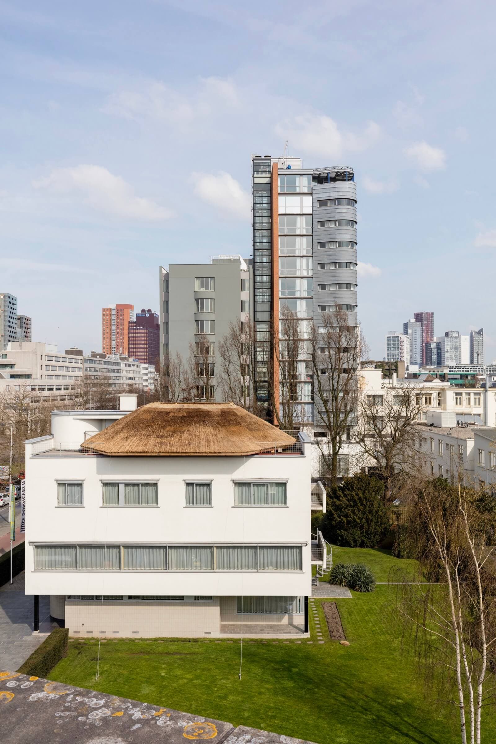 Santiago Borja. A Mental Image - Blavatsky Observatory. Photo Johannes Schwartz 
