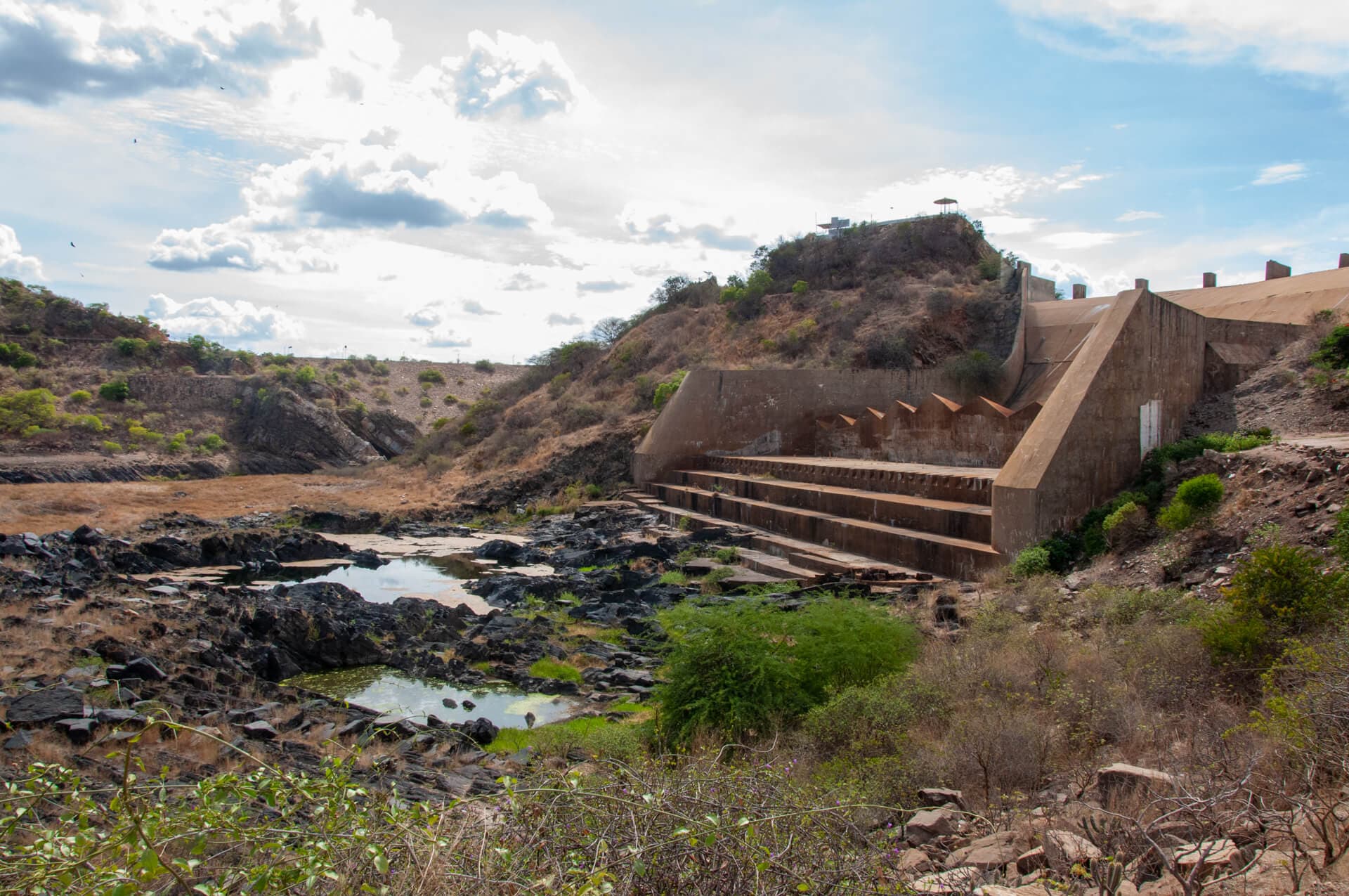 View of the dam, Orós. Photo credit: O grupo inteiro. 