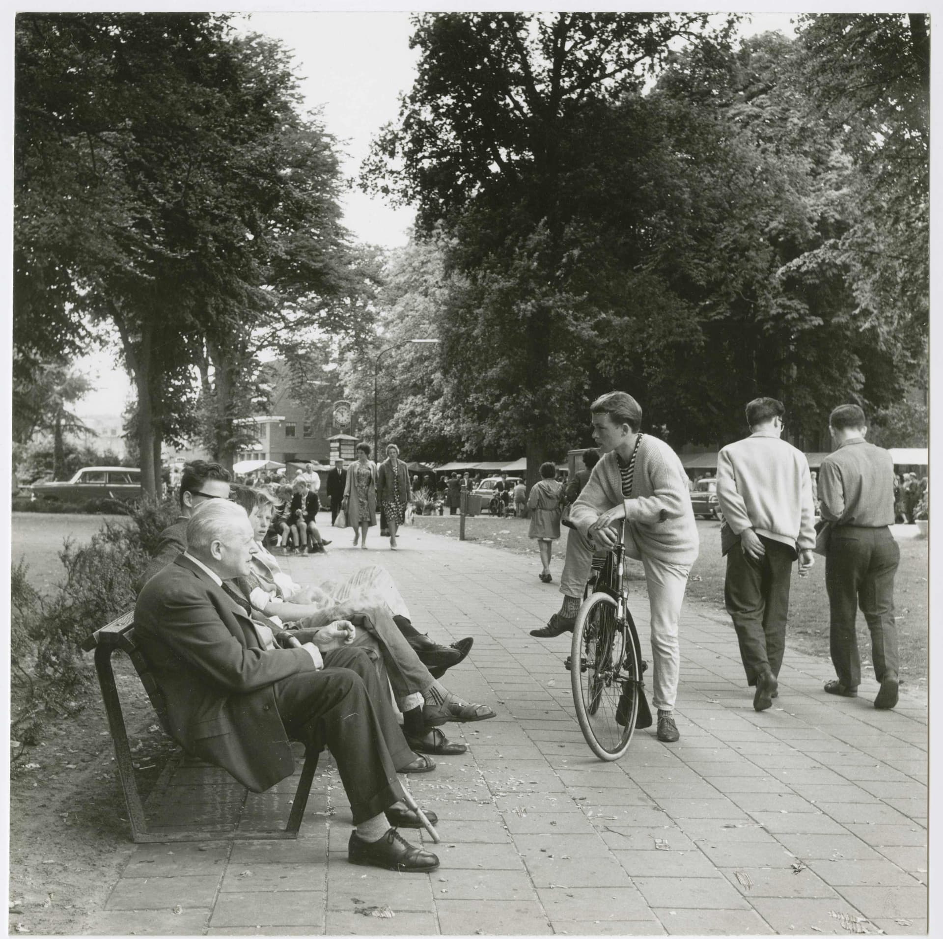  Pensioners in the community, c.1965. Client: Stichting Goed Wonen. Photo: Wouter van Heusden. Collection: Het Nieuwe Instituut, SGWO f3-3 