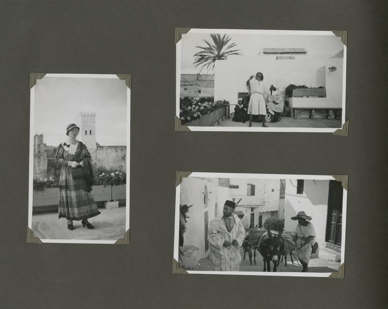 Pagina uit een fotoalbum van de familie. Collectie Het Nieuwe Instituut, bruikleen BIHS 