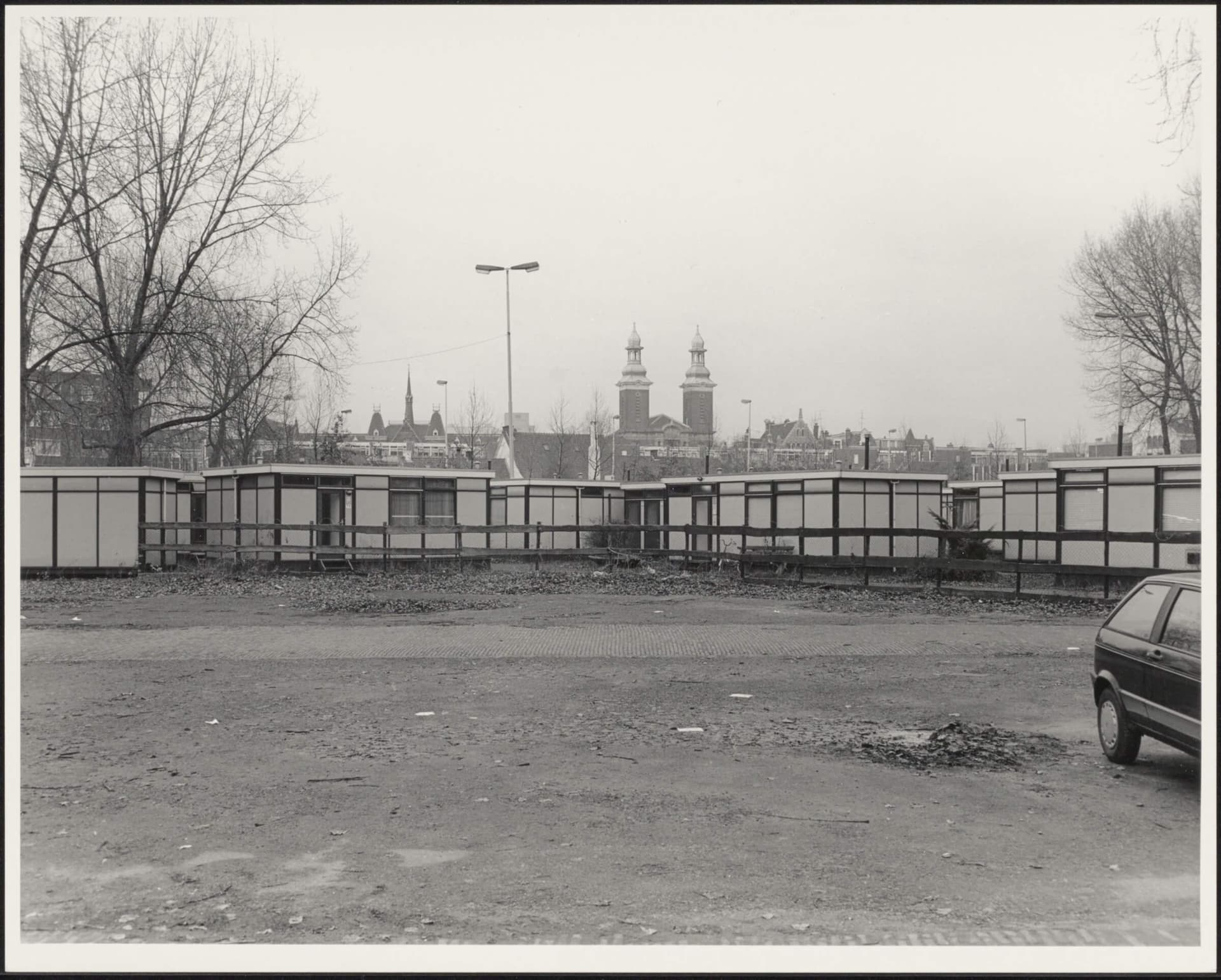 Tijdelijke gebouwen in het Museumpark, 1987. Collectie Het Nieuwe Instituut, archief OMA, OMAR f36-13a 