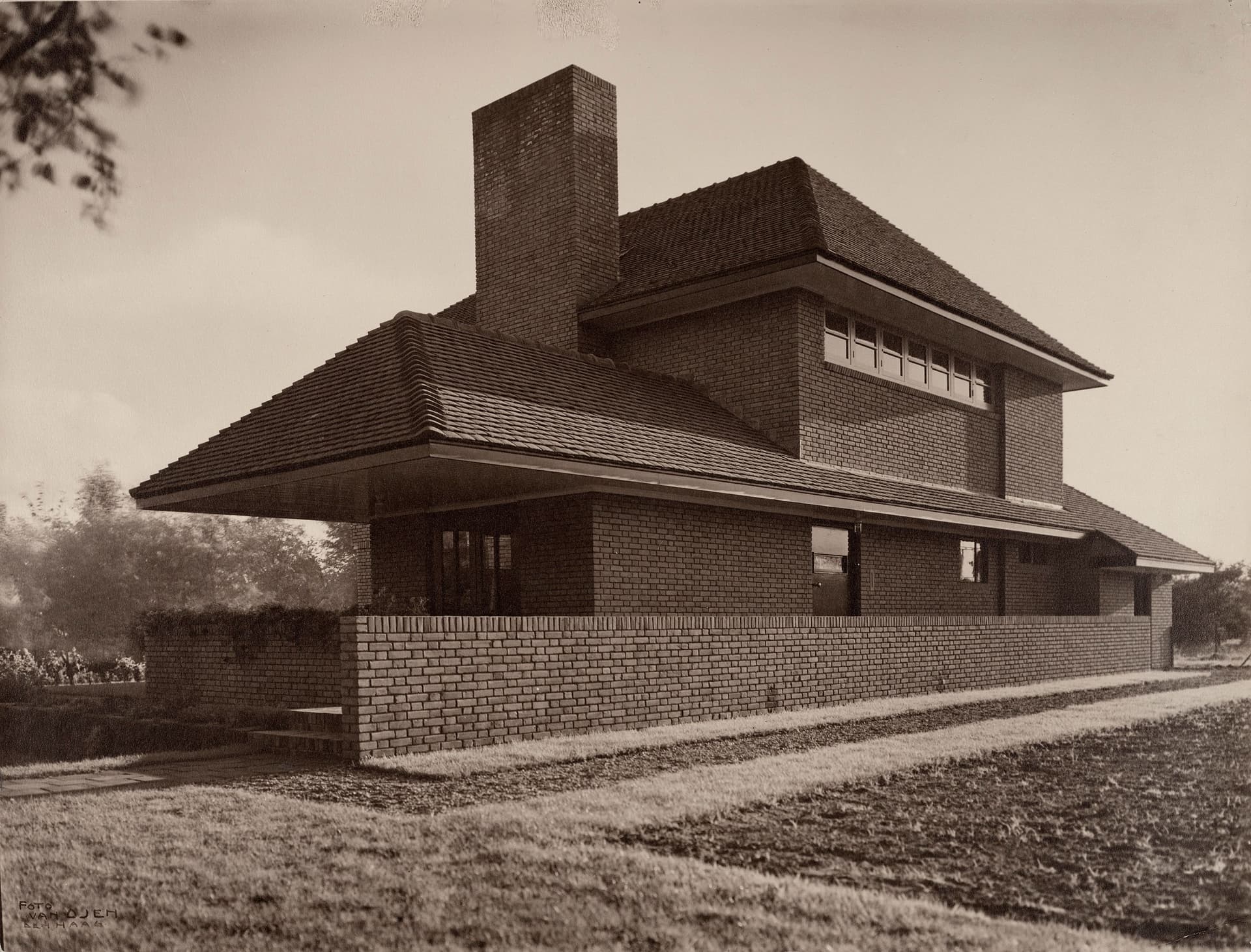 H. Wouda. De Luifel country house in Wassenaar, 1923-1924 