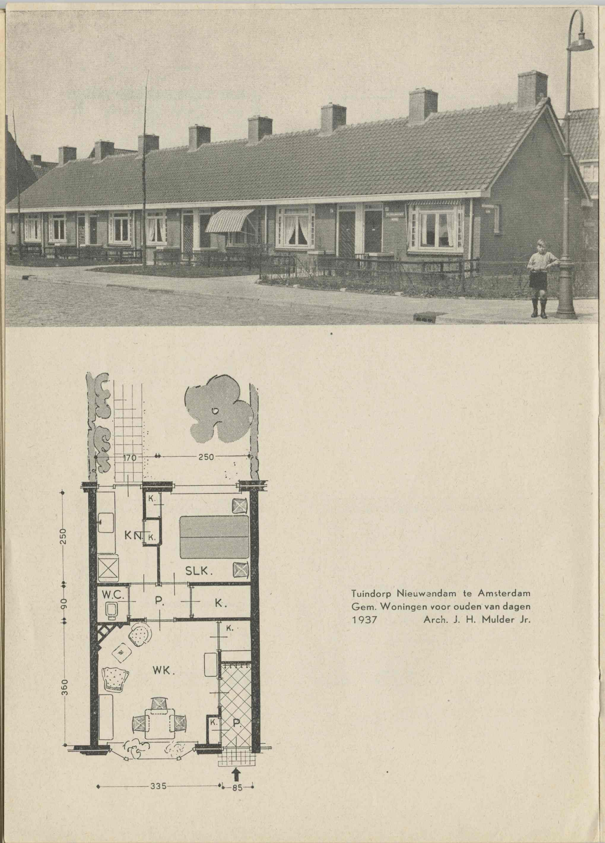  J.A. Mulder jr., Gemeentelijke Woningen voor ouden van dagen in tuindorp Nieuwendam, Amsterdam, 1937. Gepubliceerd in: De centrale directie van de wederopbouw en de volkshuisvesting, Huisvesting van bejaarden, ca. 1948. Collectie Het Nieuwe Ins… 