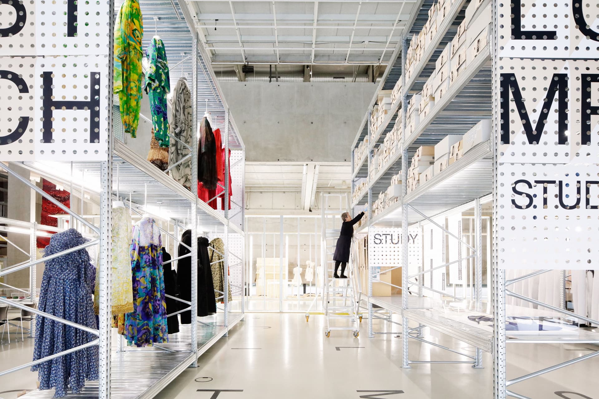  Collected by .. Eva Maria Hatschek. Temporary Fashion Museum. Photo Johannes Schwartz 