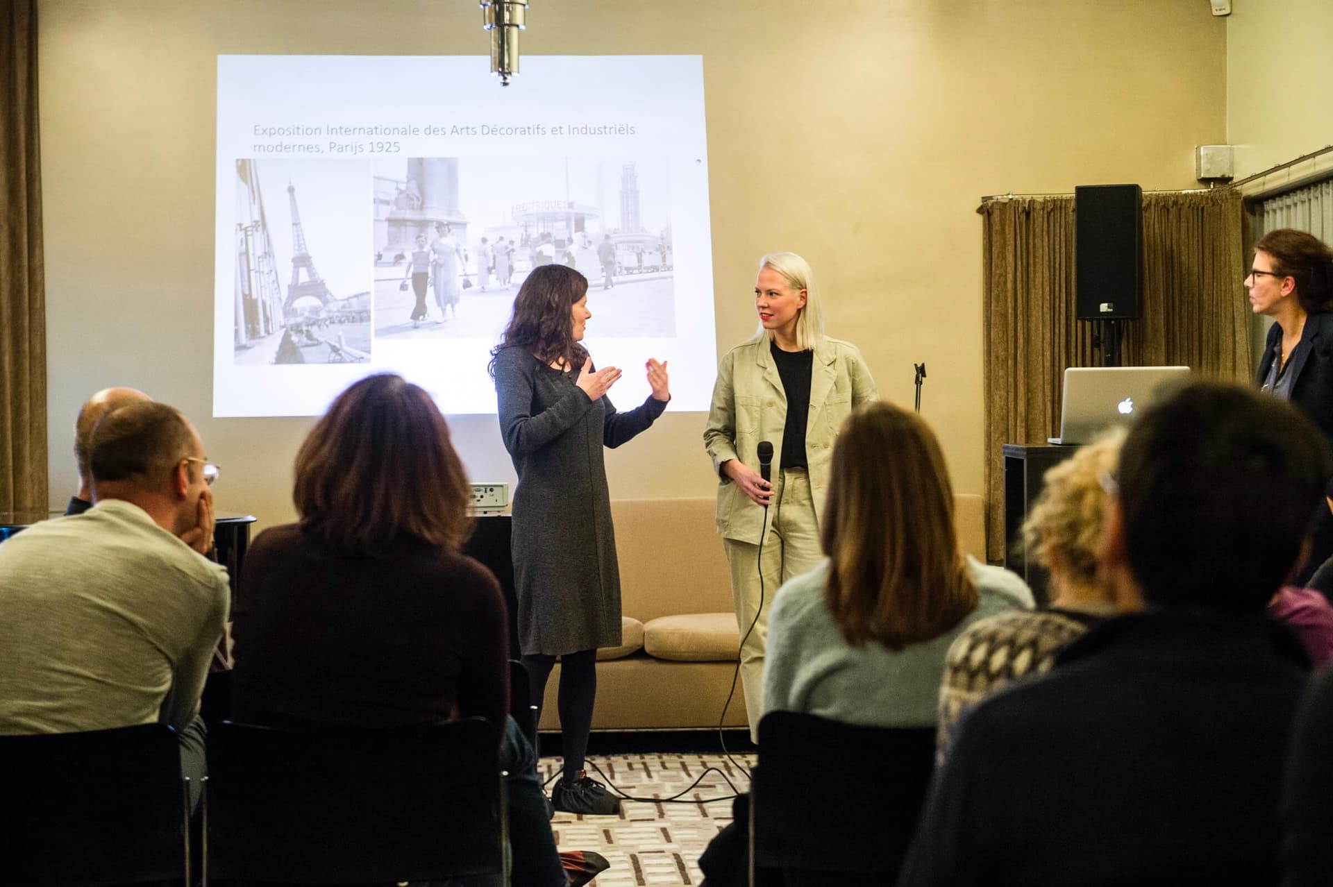 Duo-lezing door Sabine Marcelis en Hetty Berens, 14 december 2017. Foto: Desirée Schippers. 