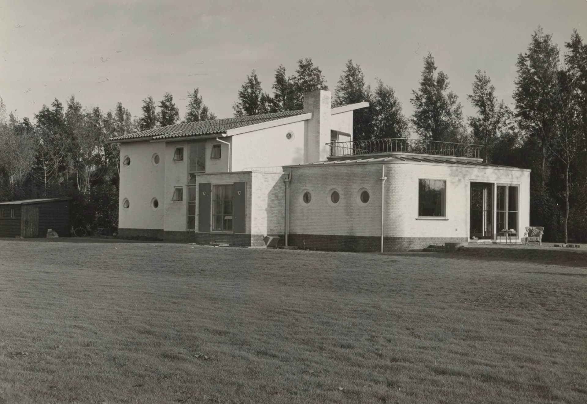 House Pieters in Rhoon. Archive J.J. van der Linden, LINX a23. Photo N. Samsom, 1948. Collection Het Nieuwe Instituut 