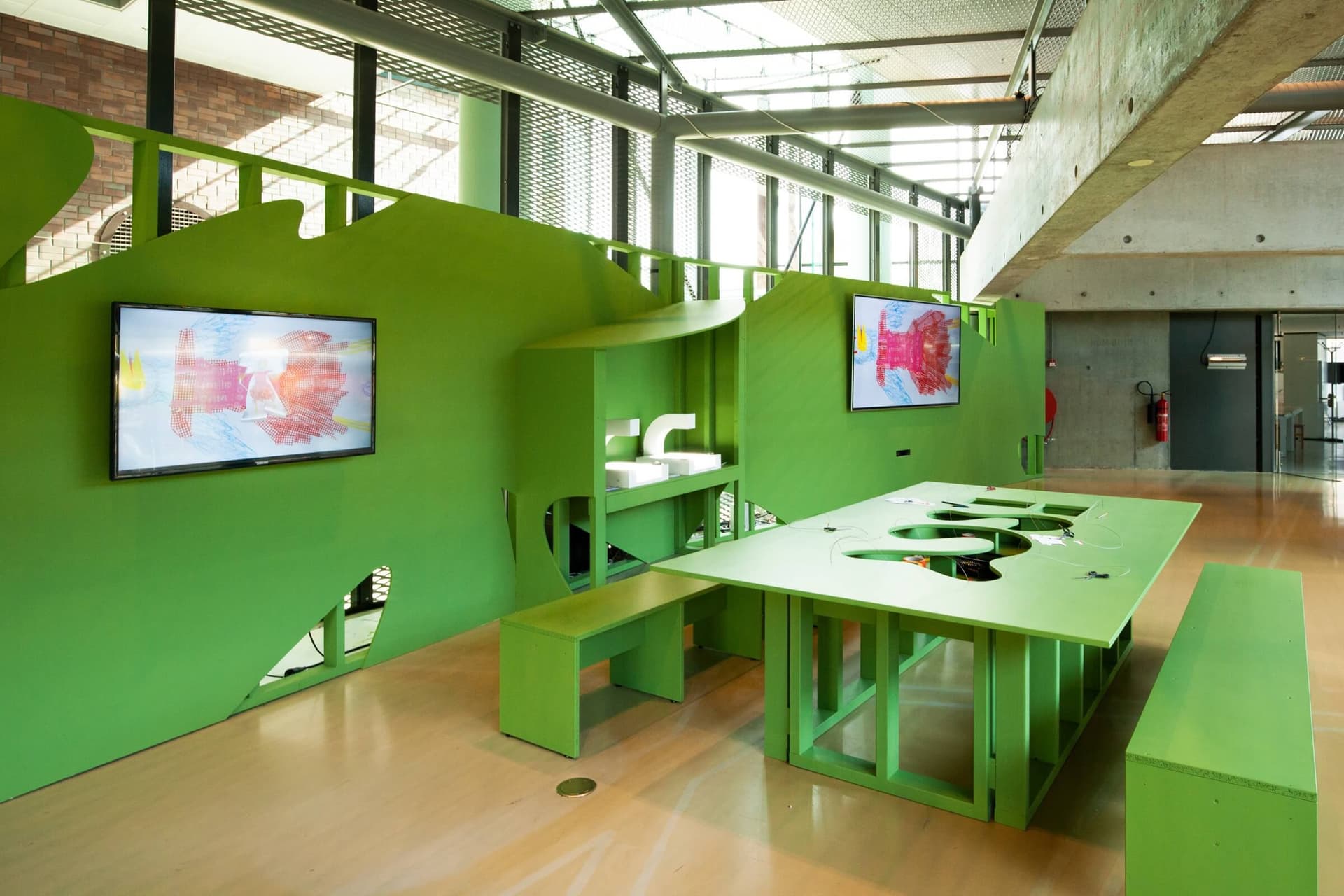 Kris, kras, ik wou dat ik huppeldepup was. Ruimtelijk ontwerp: Eric Roelen en Rudy Guedj. Interactie ontwerp: Nou&Herkauw. Foto: Johannes Schwartz. 