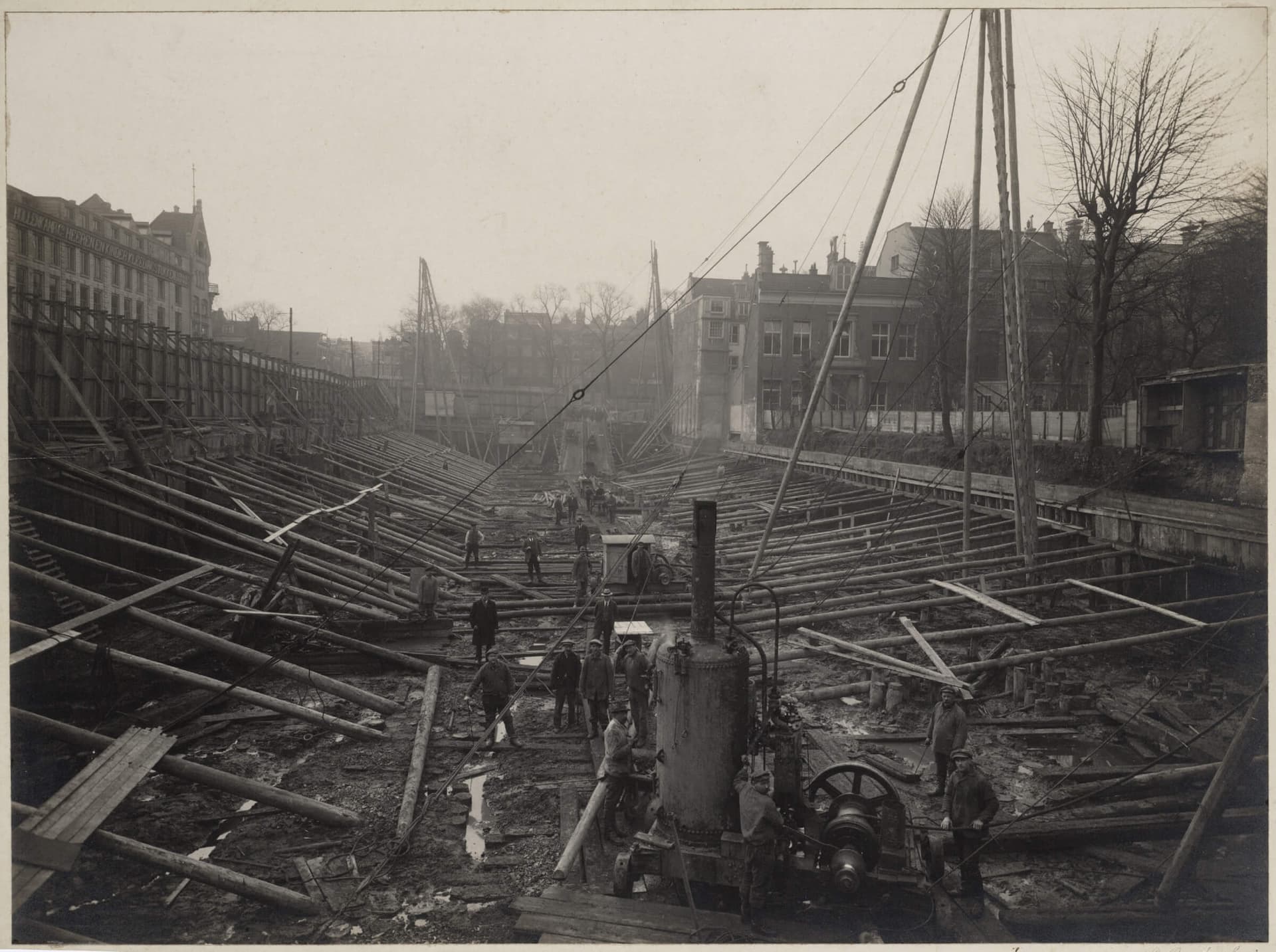 G. Oosterhuis, ca. 1920. Architect K.P.C. de Bazel. Nederlandsche Handelmaatschappij, Amsterdam, 1920-1926. Collection Het Nieuwe Instituut, BAZE 1503 