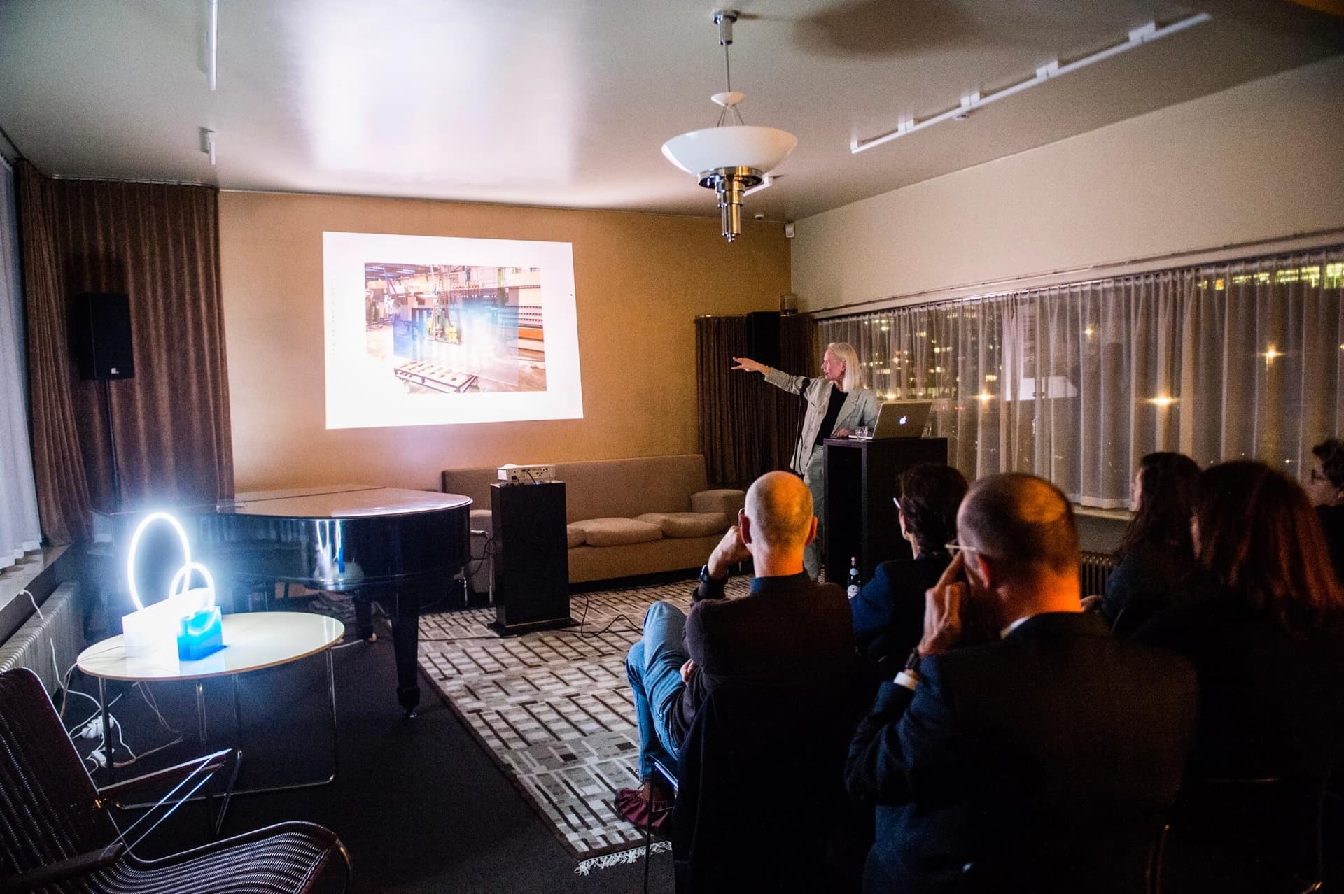 Duo lecture by Sabine Marcelis and Hetty Berens, 14 December 2017. Photo: Desirée Schippers. 