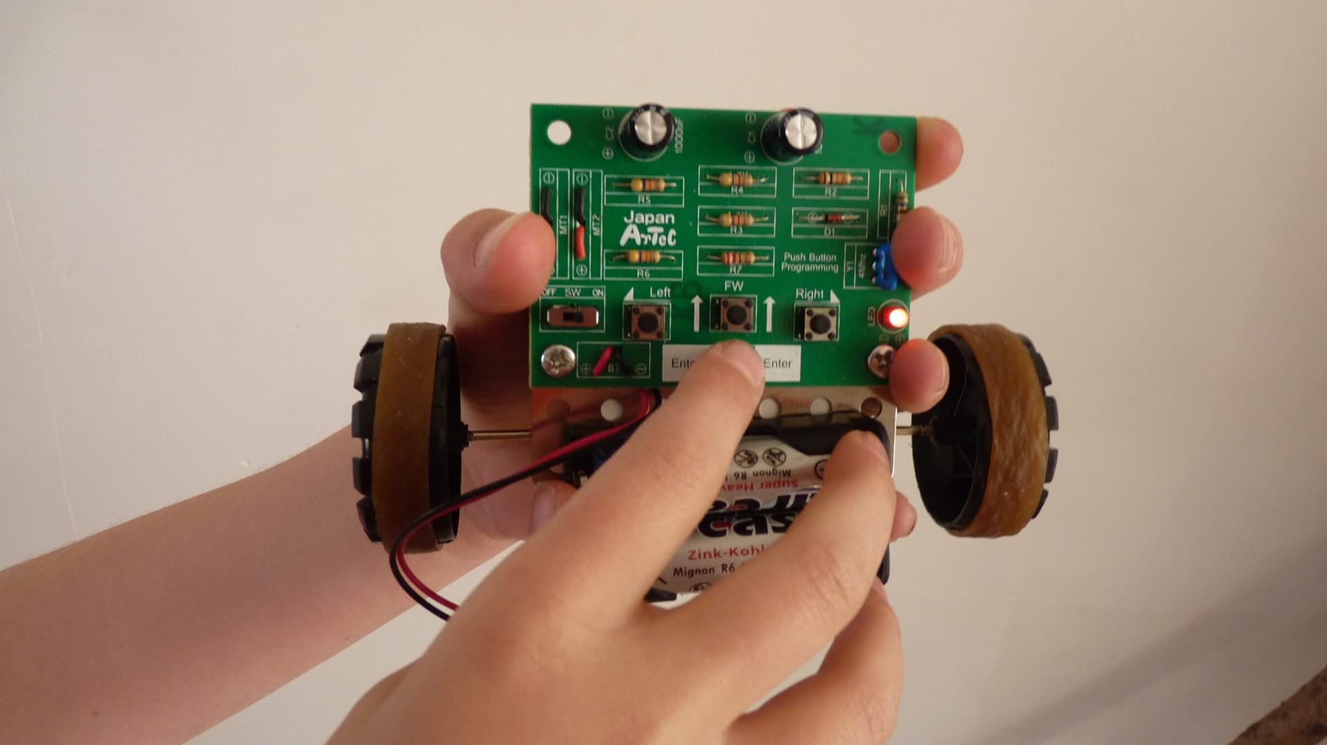 Push button robot 