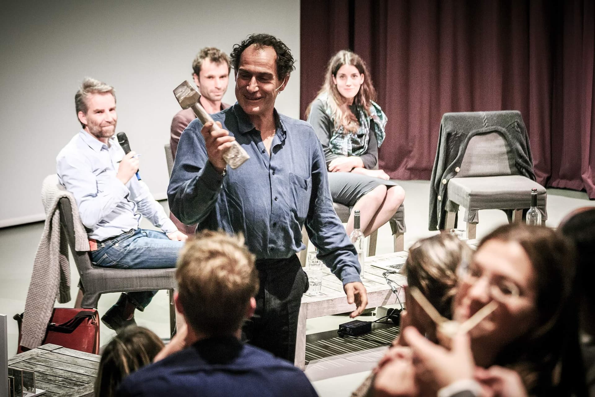 Joep van Lieshout is showing his scarcity object to the audience - © Matthijs Immink 
