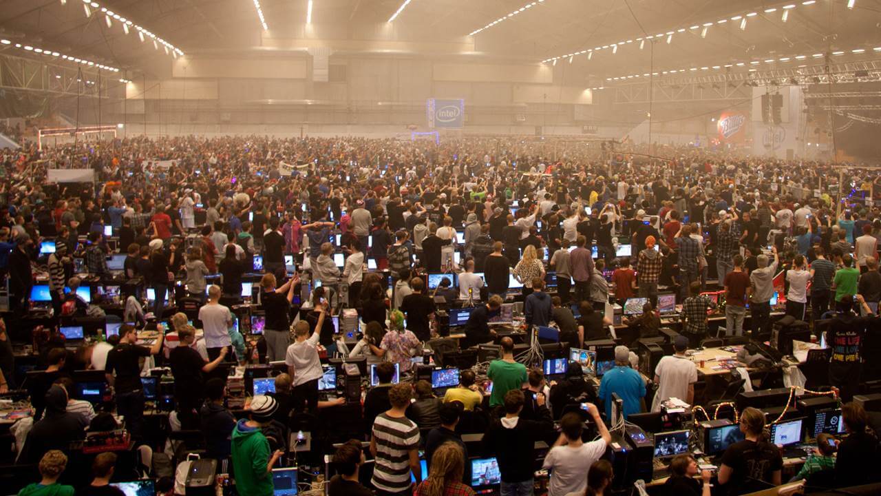 Thursday Night E-sports. Presentation René Glas 