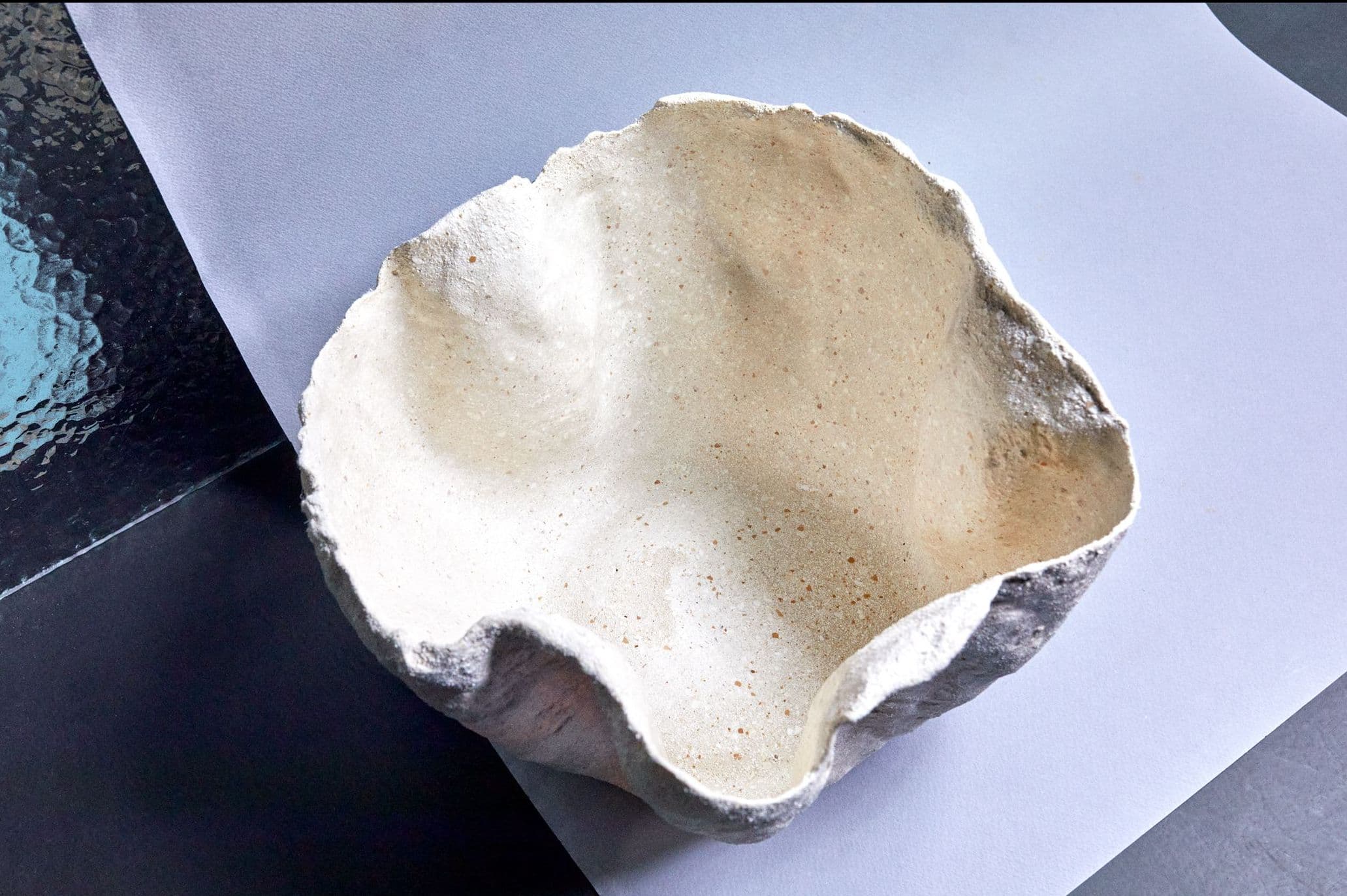 Eggshell Ceramic van Atelier LVDW, foto: Tarona.