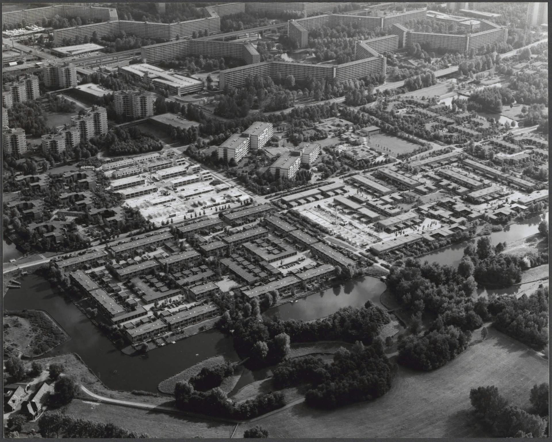 Siegried Nassuth, Aerial view of Bijlmer landscaping, Amsterdam, undated. Photographer unknown. Collection Het Nieuwe Instituut, Siegfried Nassuth archive. 