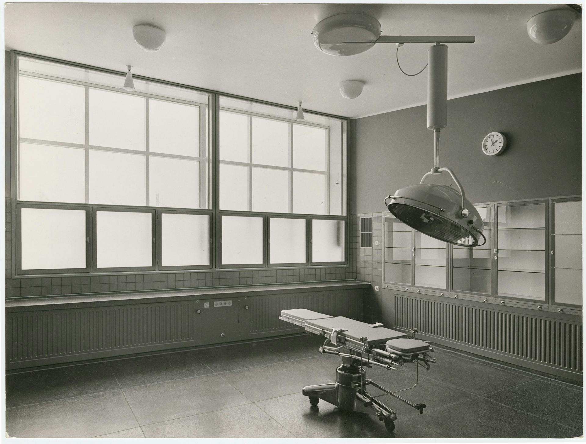 J.P. Kloos. Juliana Hospital Terneuzen, 1954. Collection Nieuwe Instituut, KLOO ph639