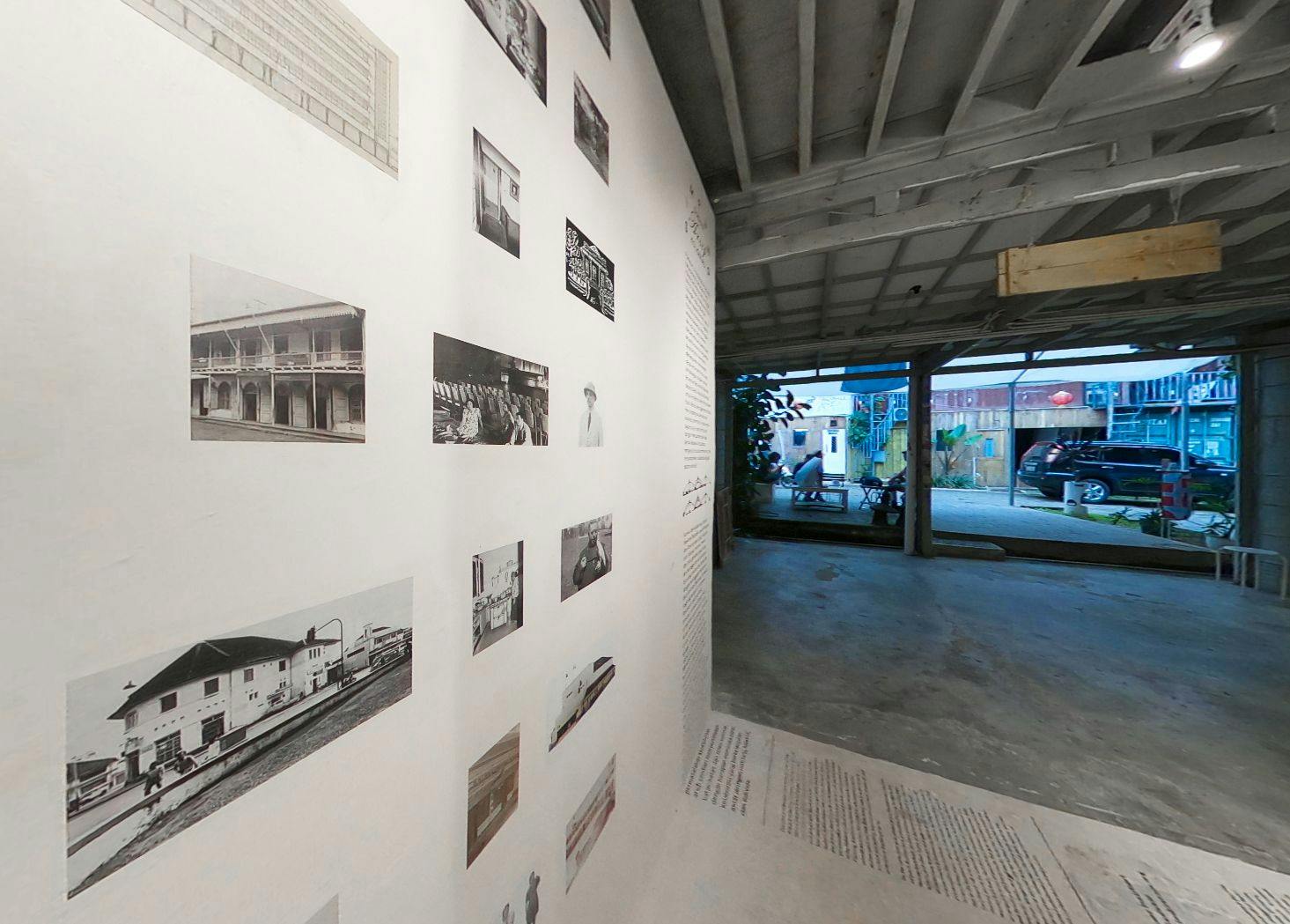 Screenshot of a virtual tour of the exhibition Resituating Colonial Archives / Simpang Susun Arsip Kolonial