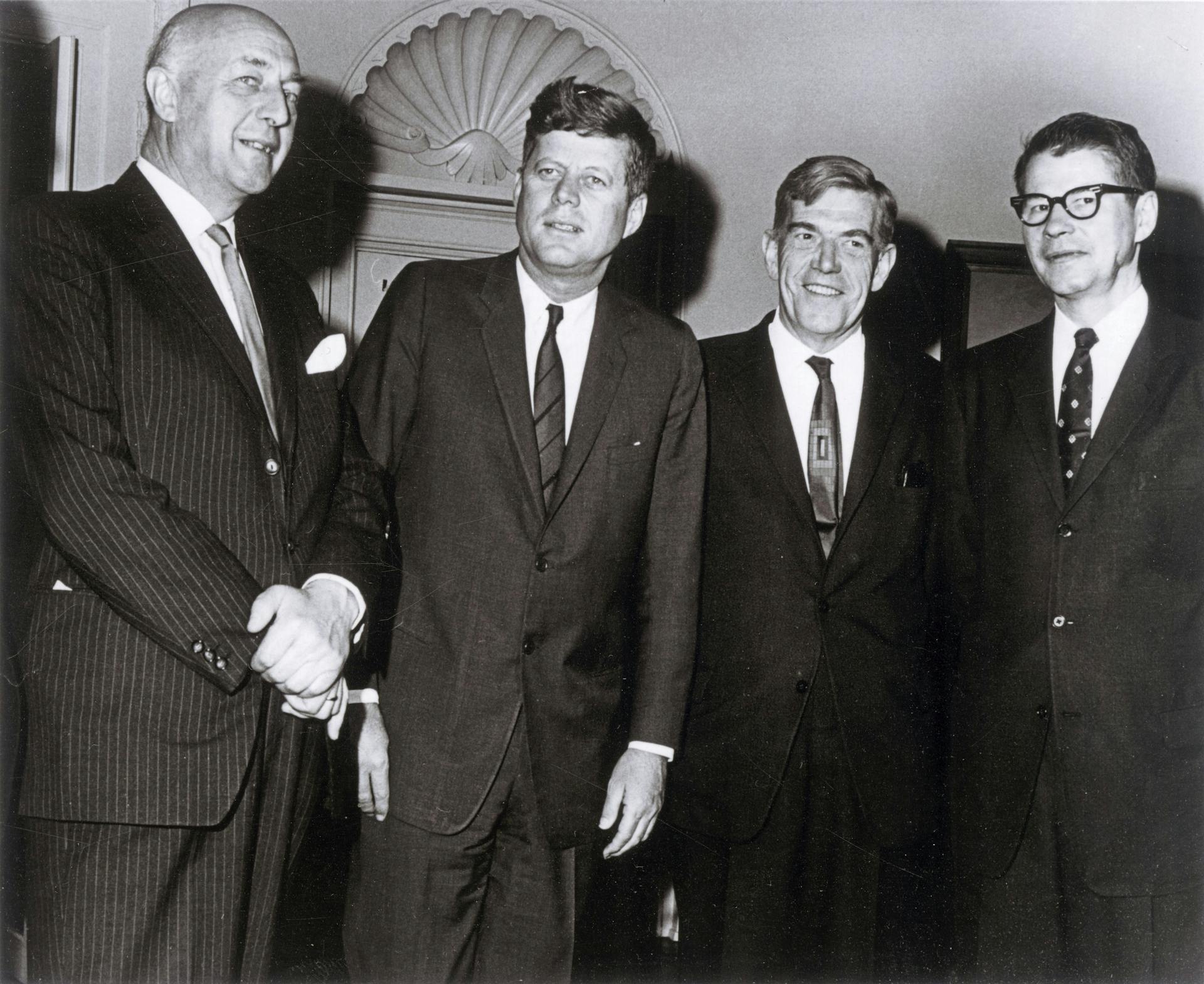  Eurocommisaris Mansholt op bezoek bij John F. Kennedy, 1963. Credits: Archief Sicco Mansholt / Internationaal Instituut voor Sociale Geschiedenis  