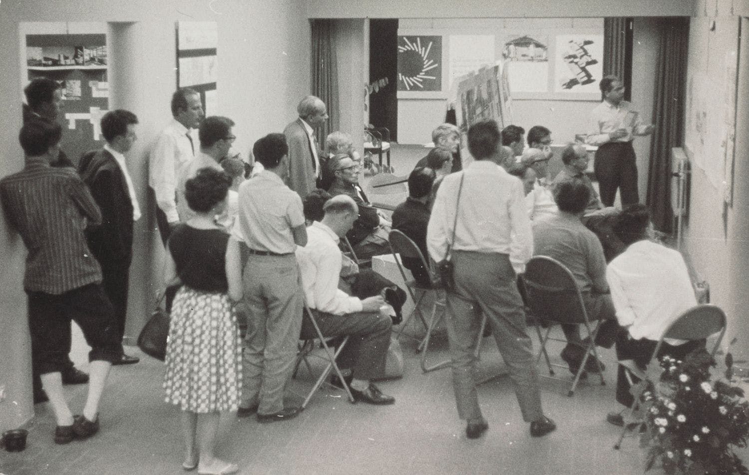 Presentatie op het CIAM congres in Otterlo, 1959. Collectie Het Nieuwe Instituut, archief Jaap Bakema, BAKE f23.