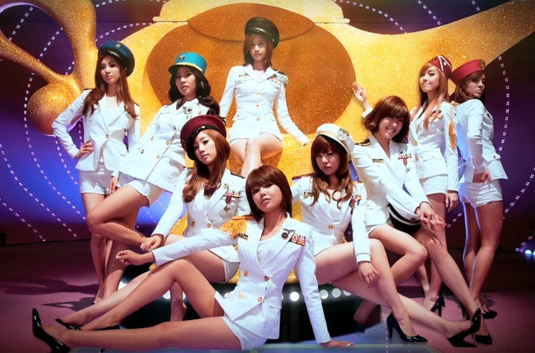 South Korean girl group Girls' Generation, 'Genie'