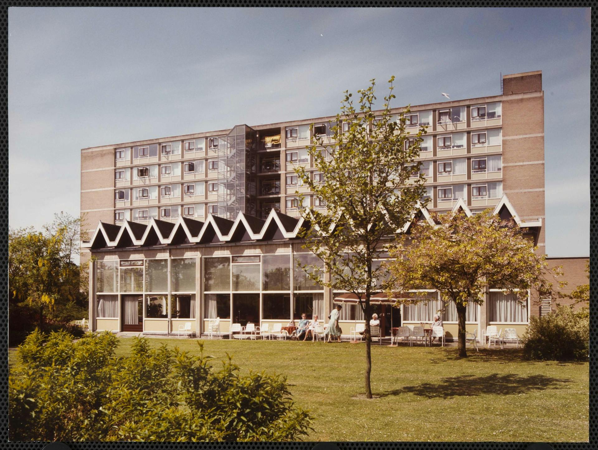  J.P. Kloos, Bejaardencentrum 'De Heemhaven', Heemstede, 1963-1968. Collectie Het Nieuwe Instituut, KLOO ph64 
