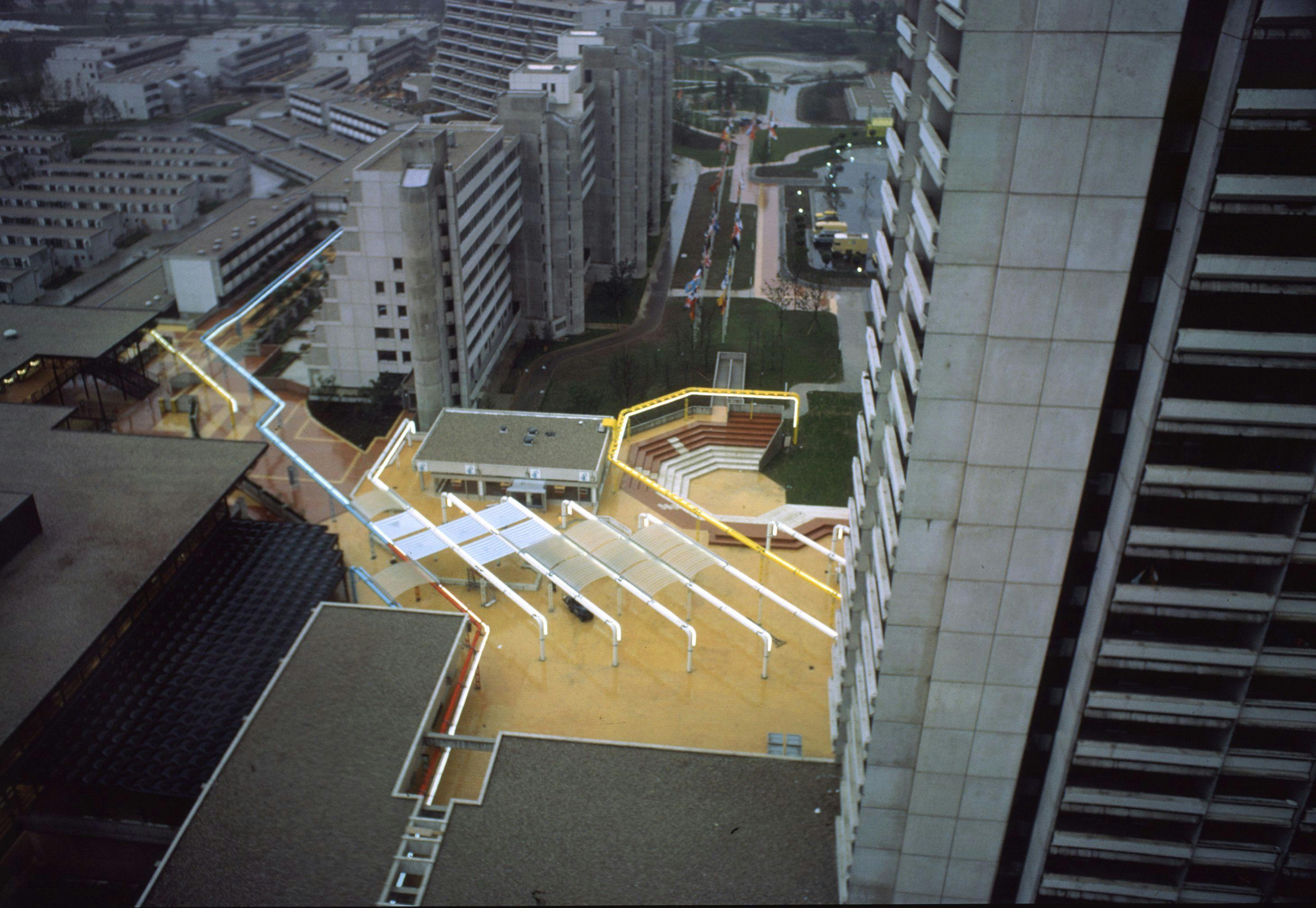 “Media – Lines” Coordination and Information system of the Olympic Village, in continuation of the winning competition project, Munich, 1971-1972. Photo Atelier Hollein/Jerzy Survillo MFG Erich Pedevill 