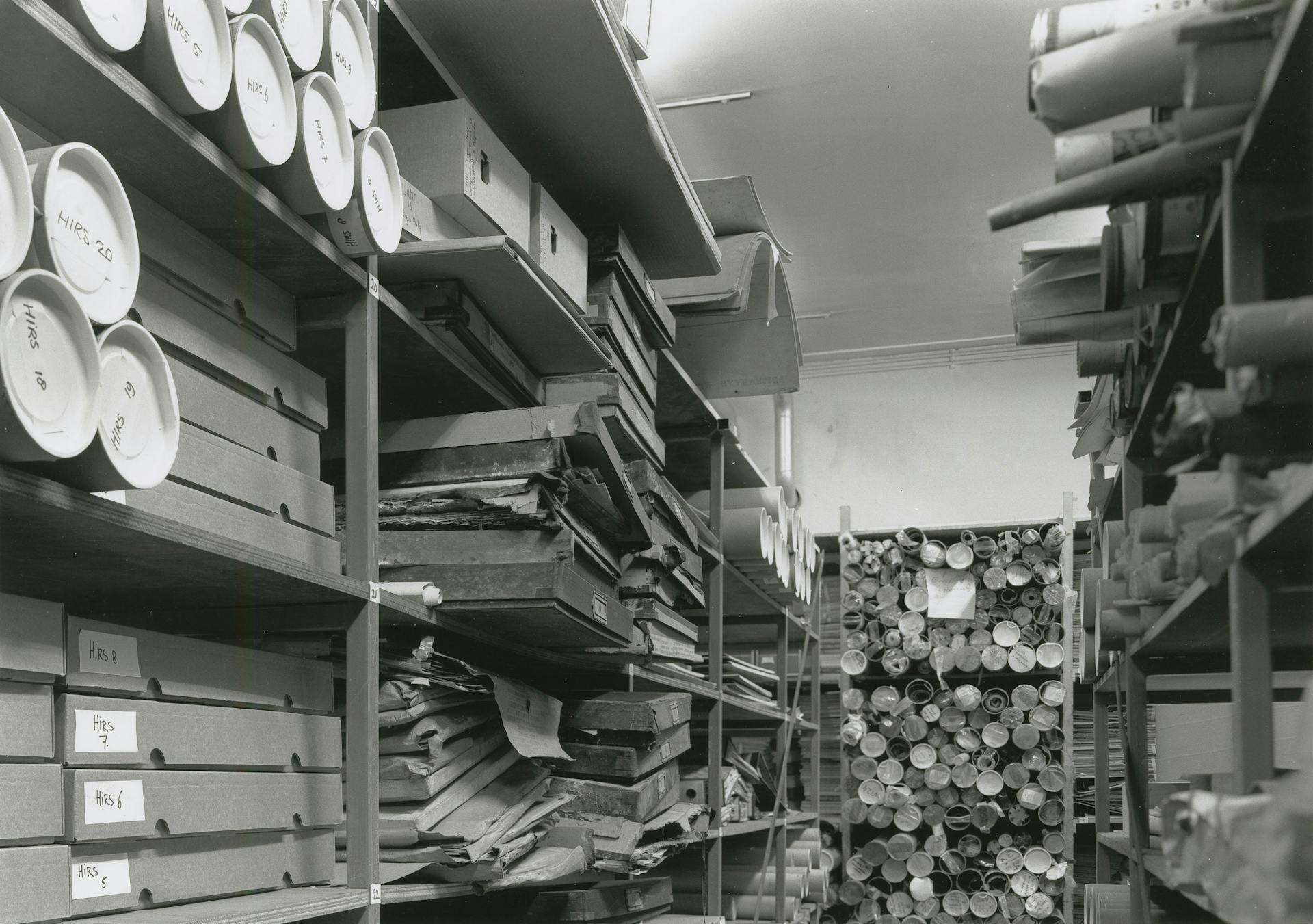 Depot Nederlands Documentatiecentrum voor de Bouwkunst, Amsterdam, jaren 70. Fotograaf onbekend. Collectie Het Nieuwe Instituut, NAIN a170 