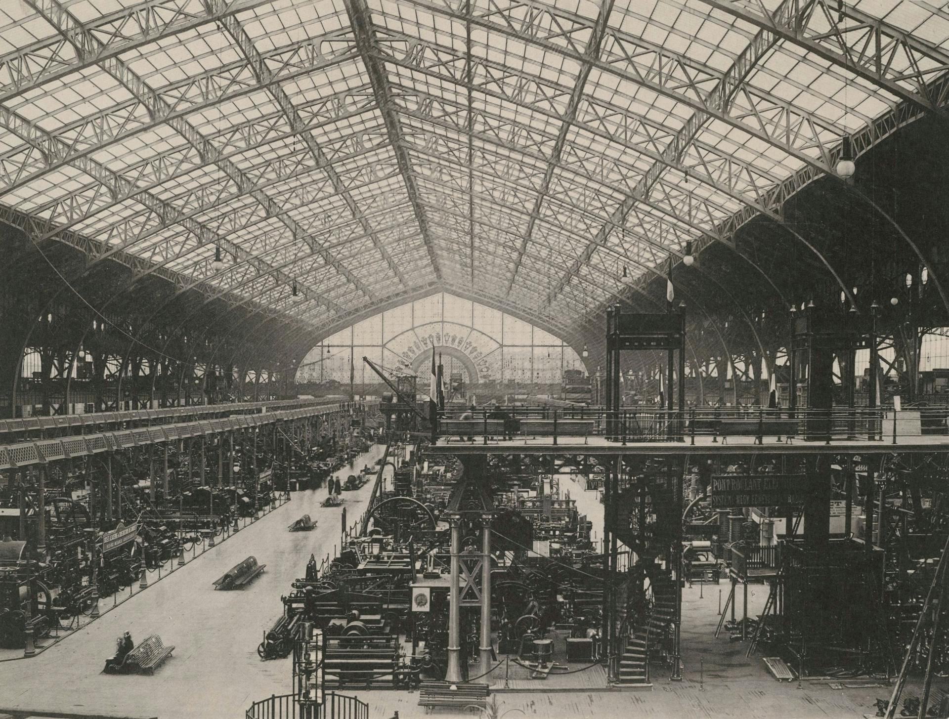 Interieur van de Galerie des Machines, 1889. Gebruikt voor de Wereldtentoonstelling van 1900. Brown University Library. Collectie: Paris Capital of the 19th Century  