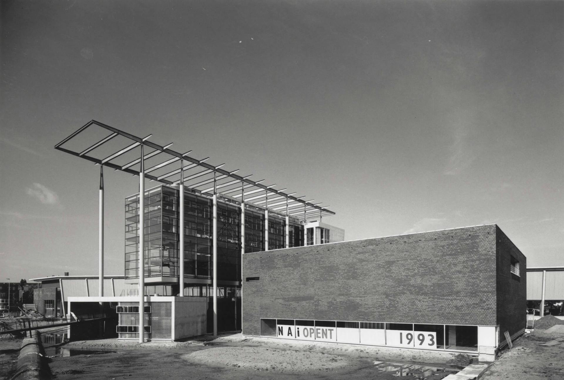 Het Nederlands Architectuurinstituut bij de oplevering in 1993. Foto Jannes Linders. Collectie Het Nieuwe Instituut, NAIN 3239. 